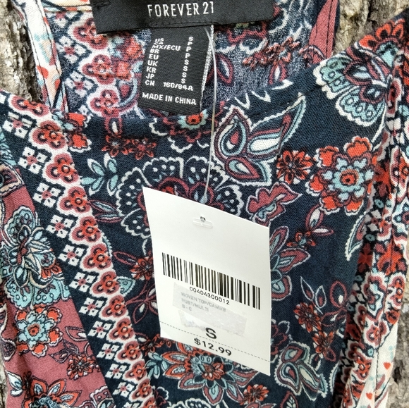 ⬇️ Price Drop! ⬇️ NWT Forever 21 Sleeveless Blouse in size S - Picture 4 of 4